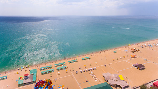 Море в городе Саки Крым