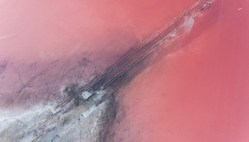 Розовое озеро на отдыхе в Саках